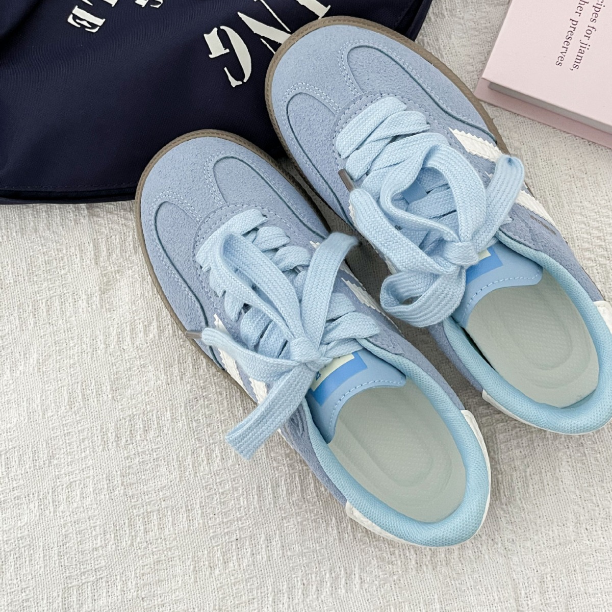 Vintage-style sneakers for wom - مراجعة Sewing New وسعره