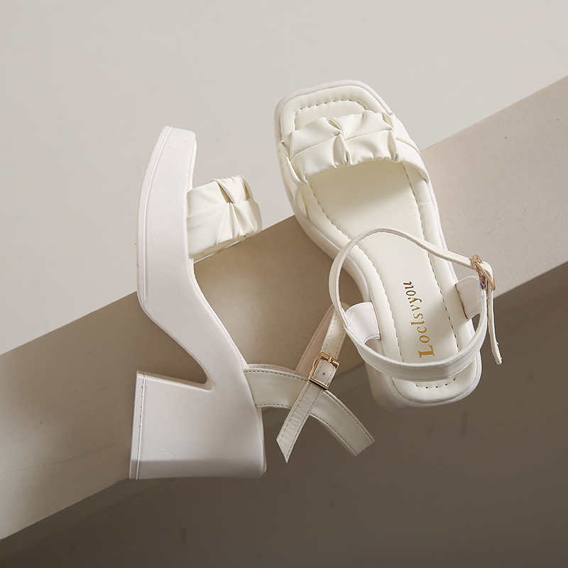 Camp Without Heel Woman Sandal - مراجعة Sewing New وسعره