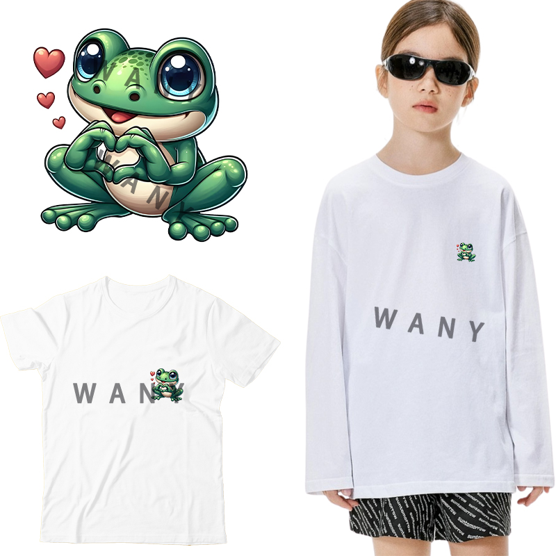 A cute cartoon frog Iron on Tr - مراجعة Iron On Patch وسعره